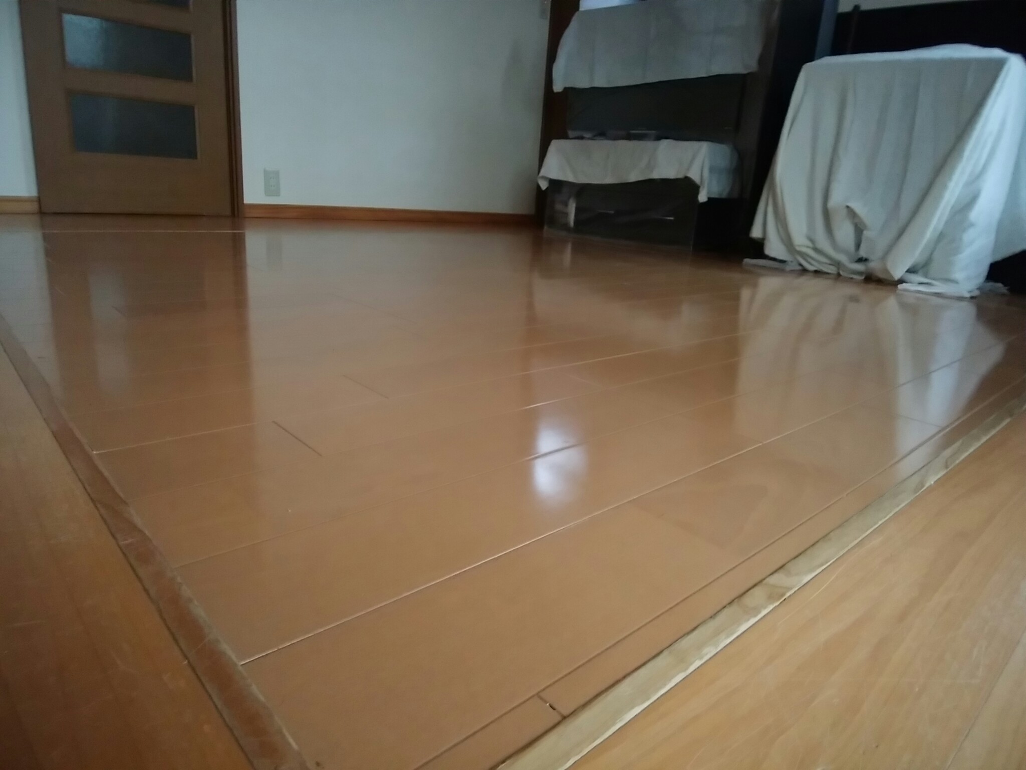 居間の床の張替
